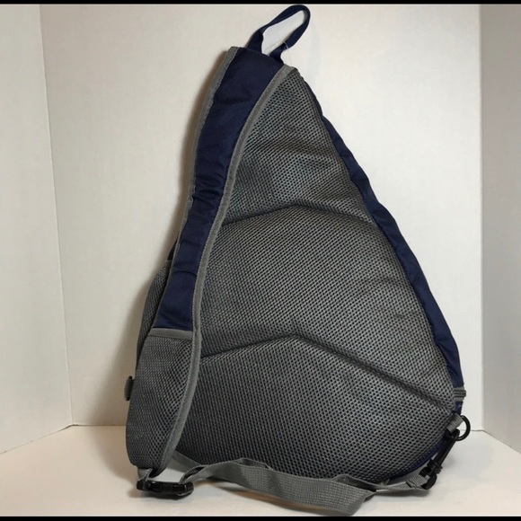 NWOT Disney Cruise Line Crossbody Bag - Picture 3 of 6